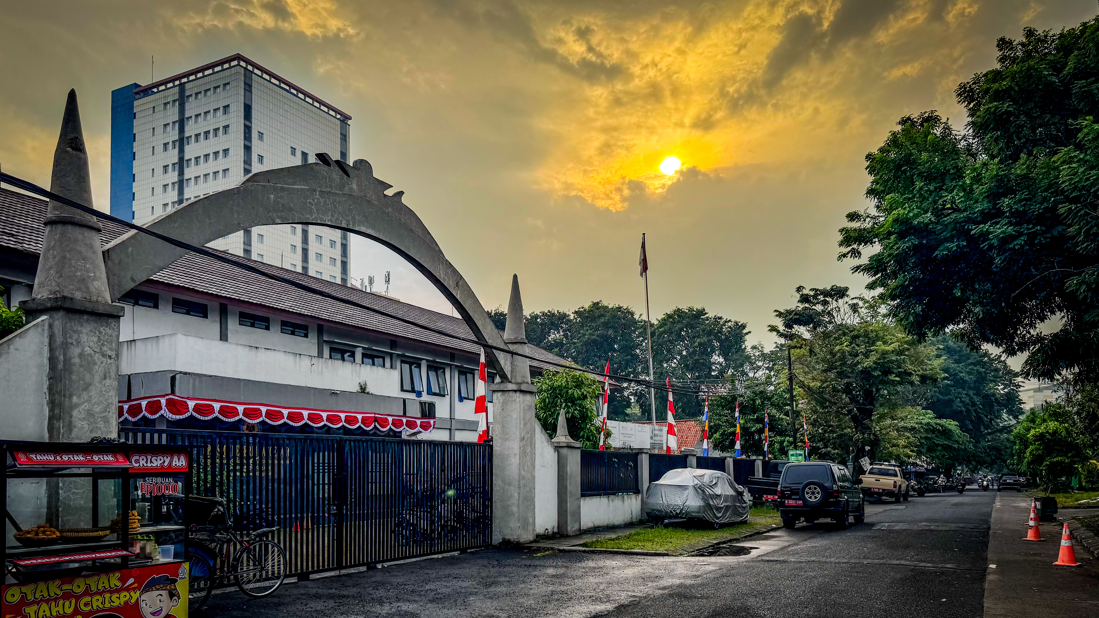 Halaman depan SMK Negeri 1 Tangerang